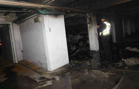 В одном из подземных паркингов Оазиса сгорели два элитных авто